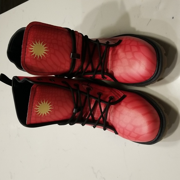 NWT BEAUTIFUL BOOTS - Picture 7 of 9